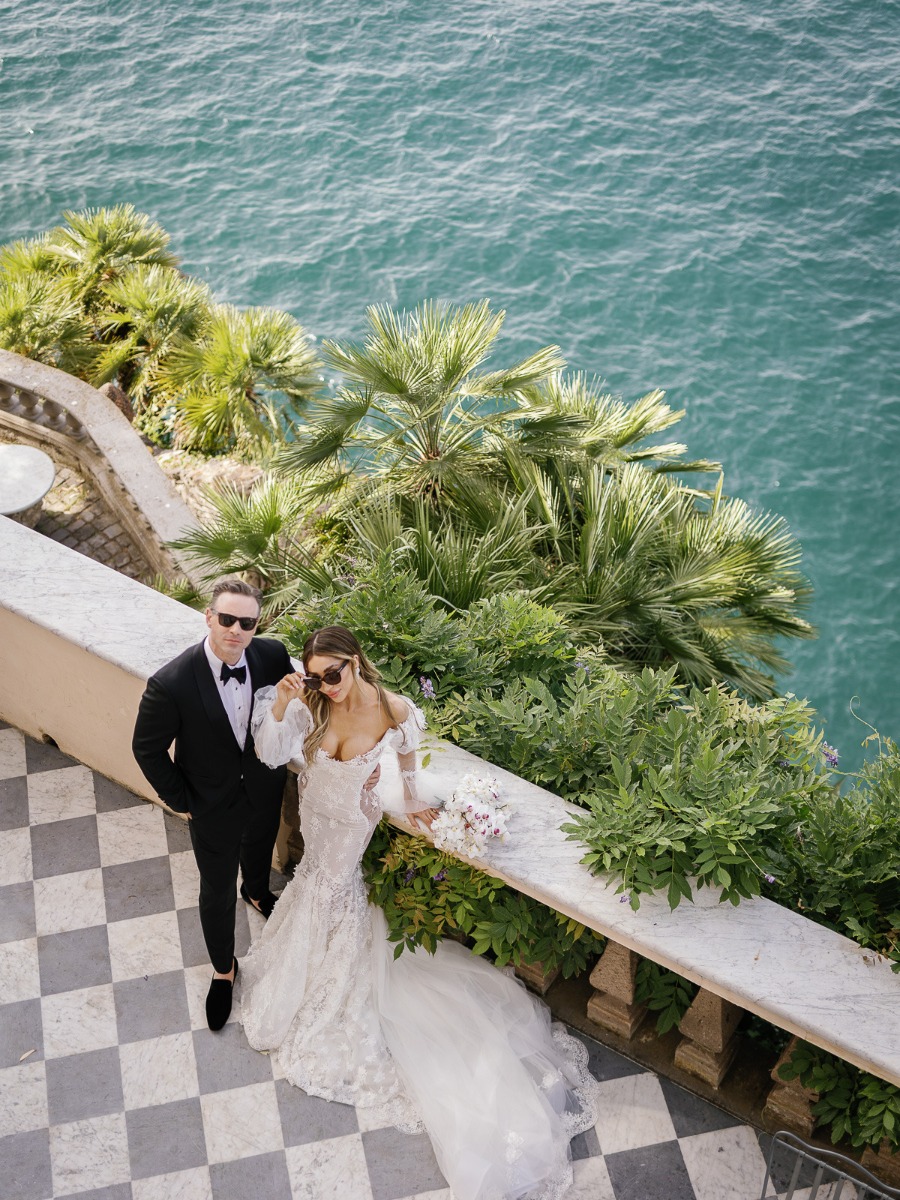 A fiery citrus-inspired Italian seaside wedding overlooking Vesuvius