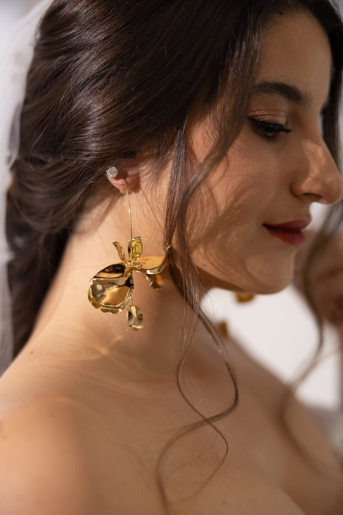 modern gold flower earrings