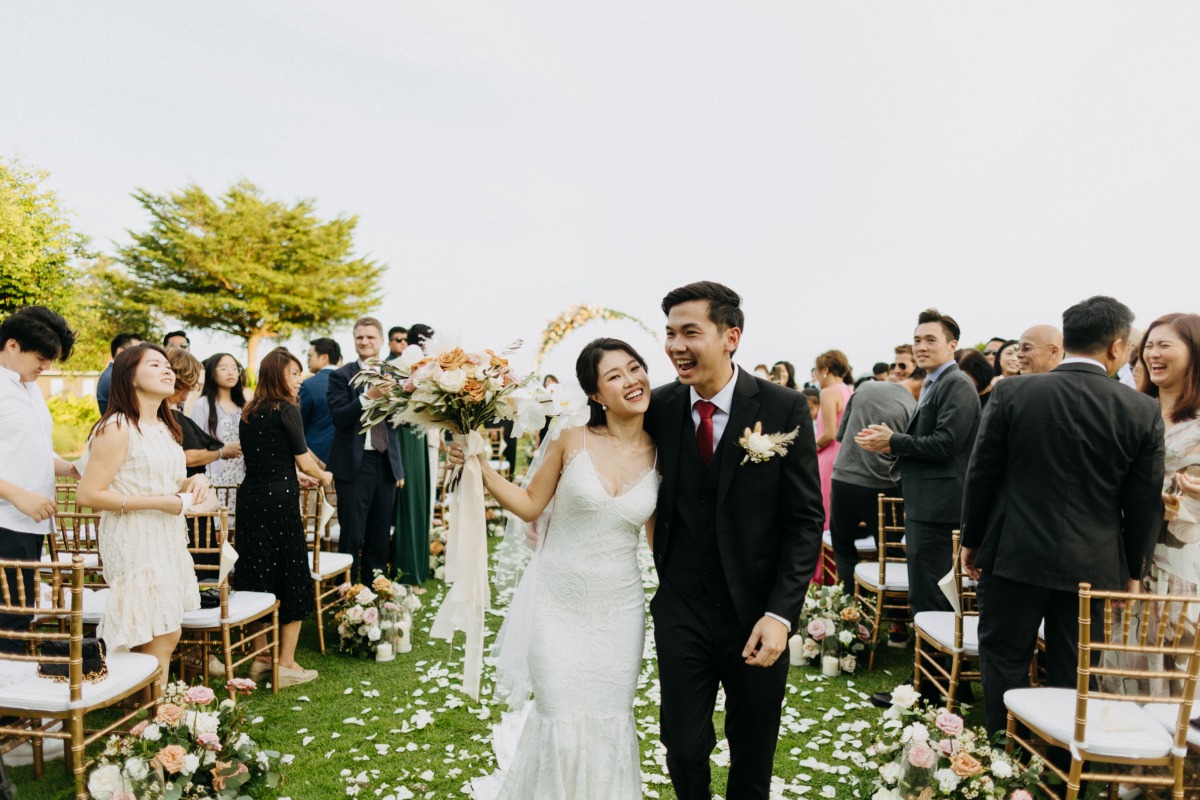 long white bouquet tie