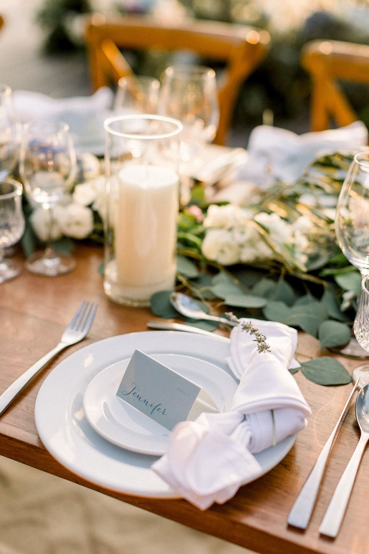 minimalist place settings