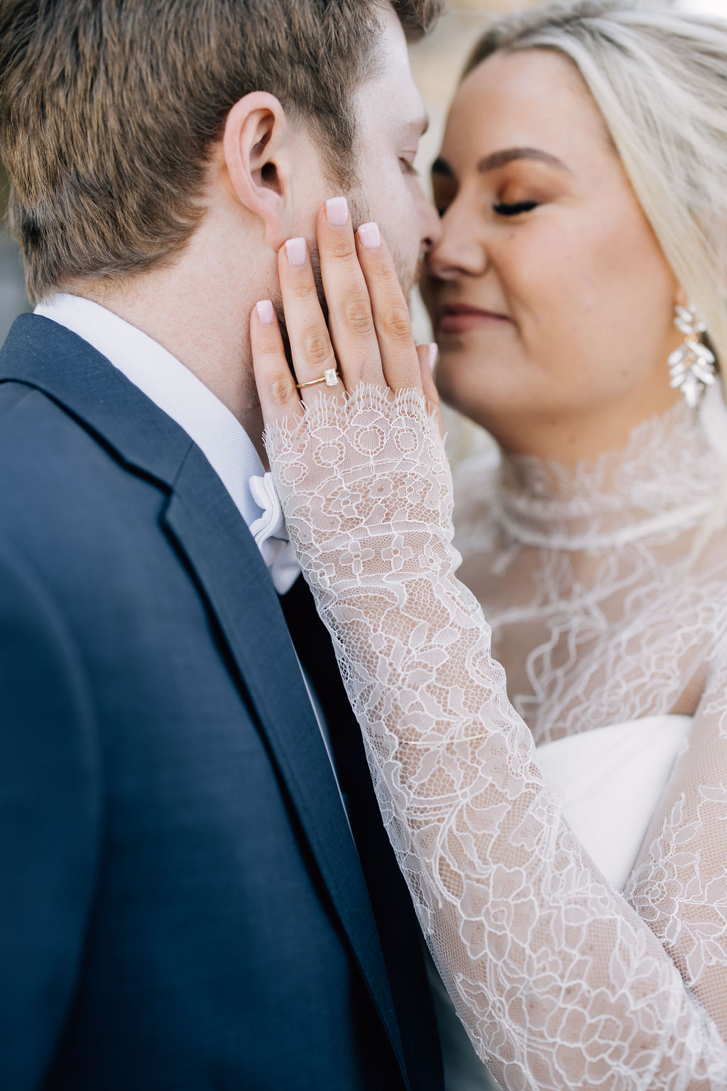 pretty lace long sleeve wedding dress