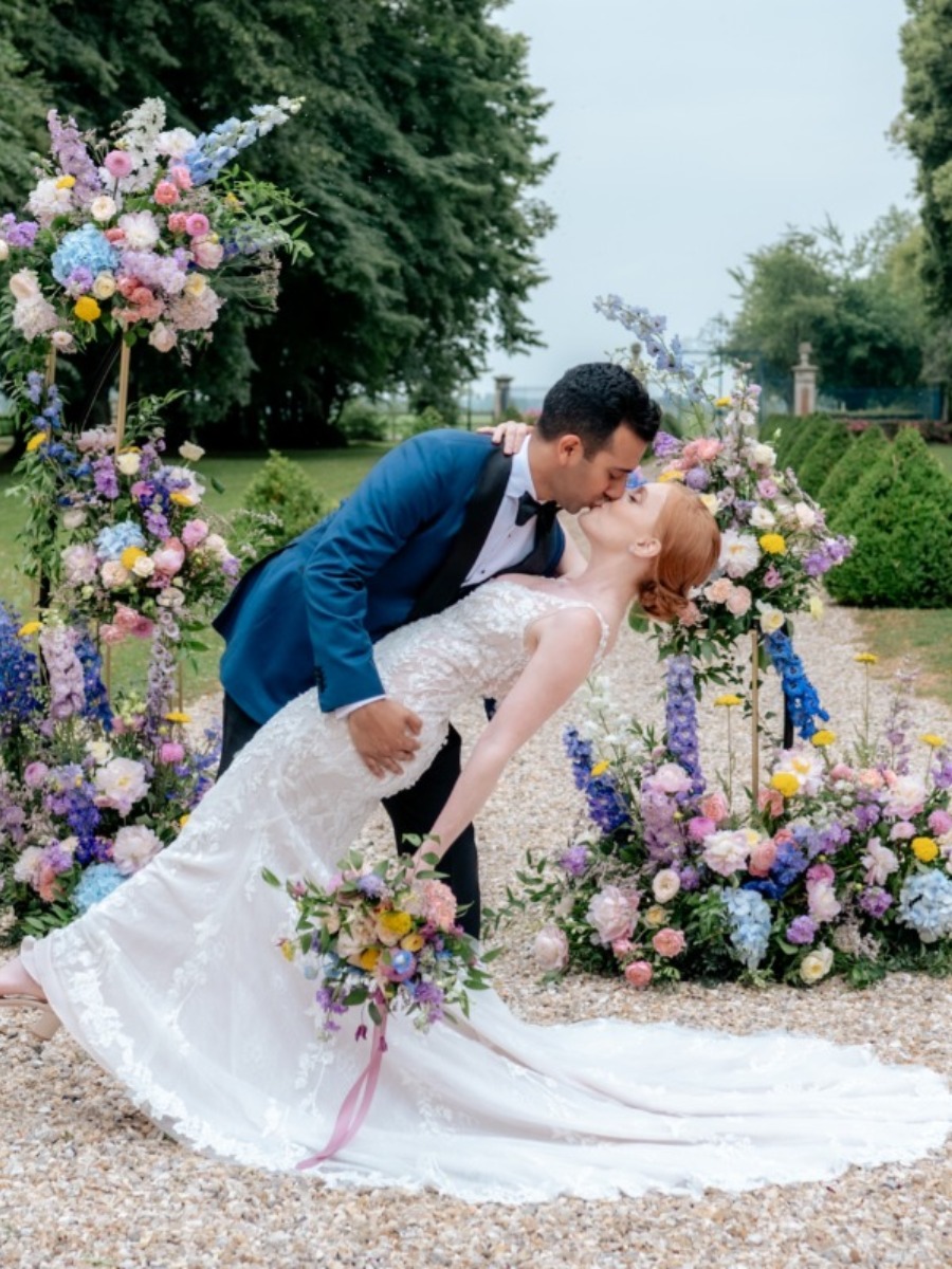 Pastel wedding weekend at a french château where east meets west