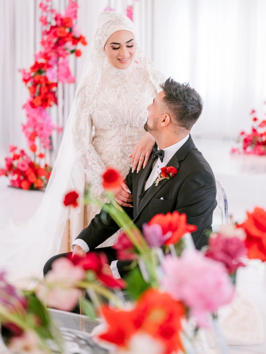 A modern luxe wedding in Ottawa that's bursting with color