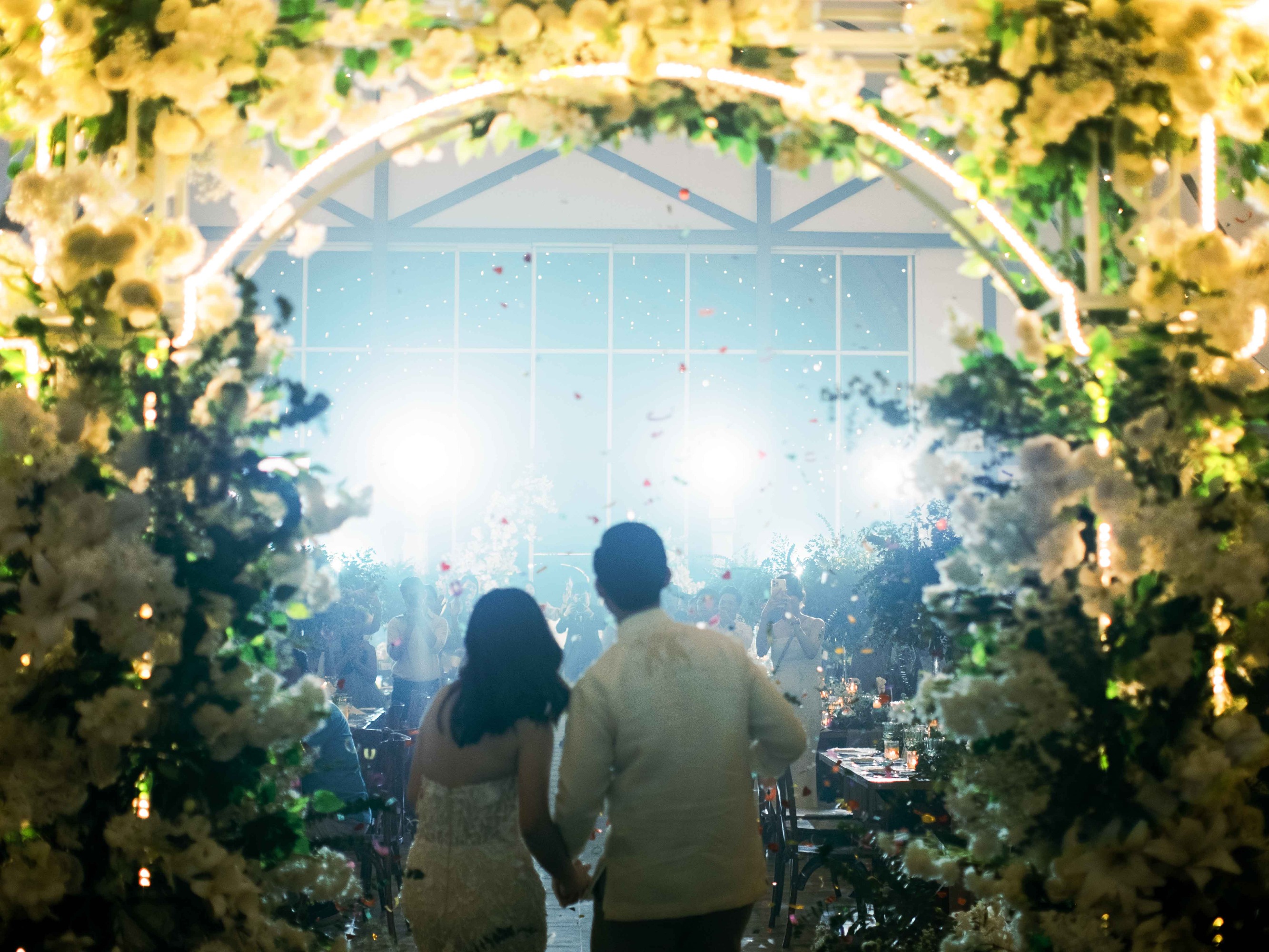 neon floral arch for wedding