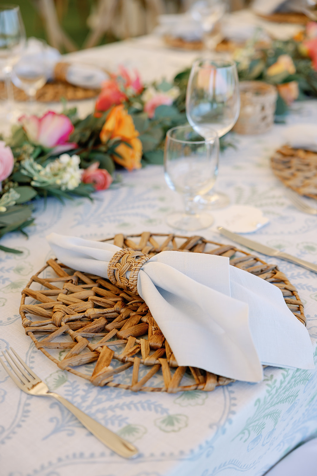 wicker decor for wedding table