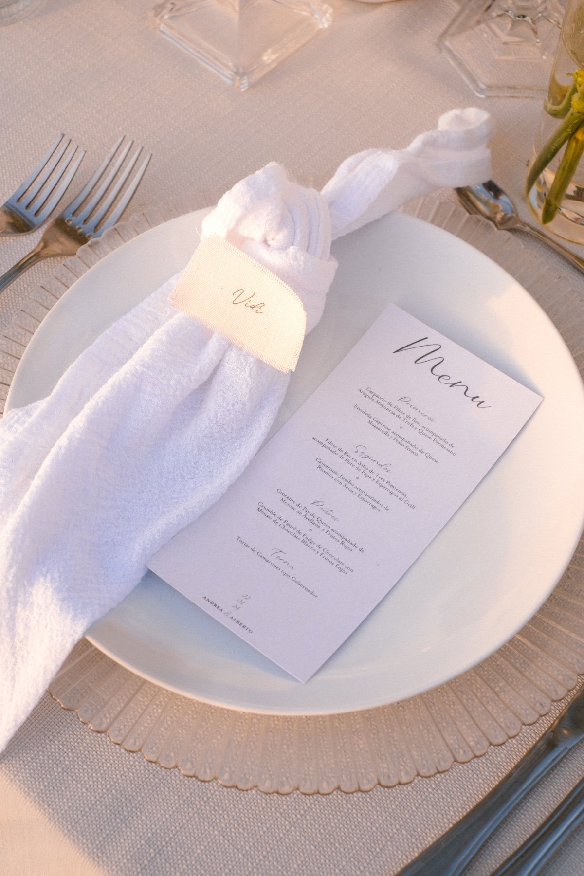 neutral and natural wedding place settings