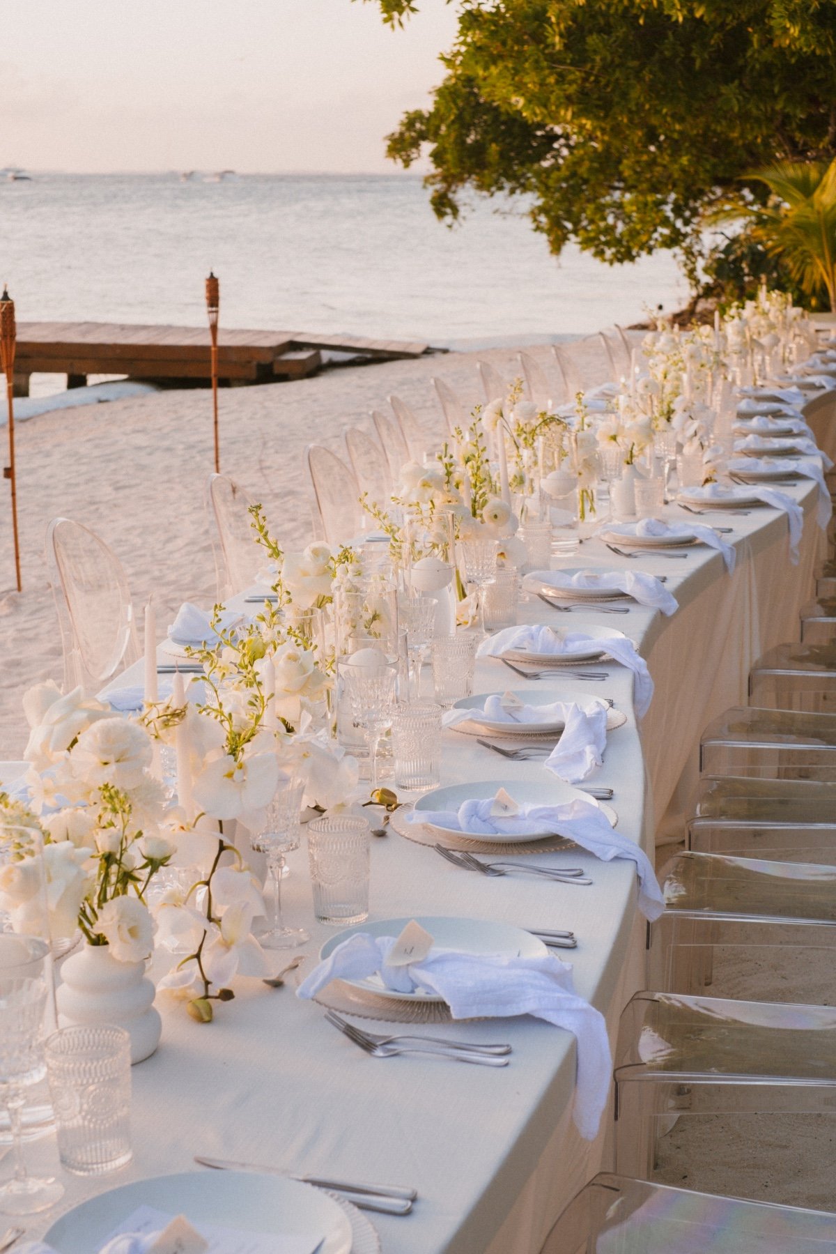 wavy reception banquet table