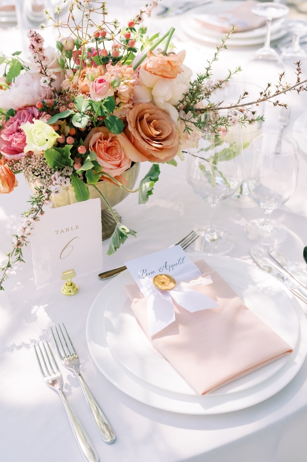 blush and ivory wedding flowers and table decor