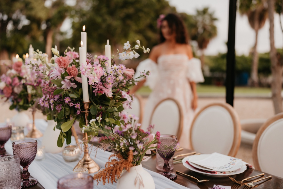 pink mauve and gold wedding reception ideas