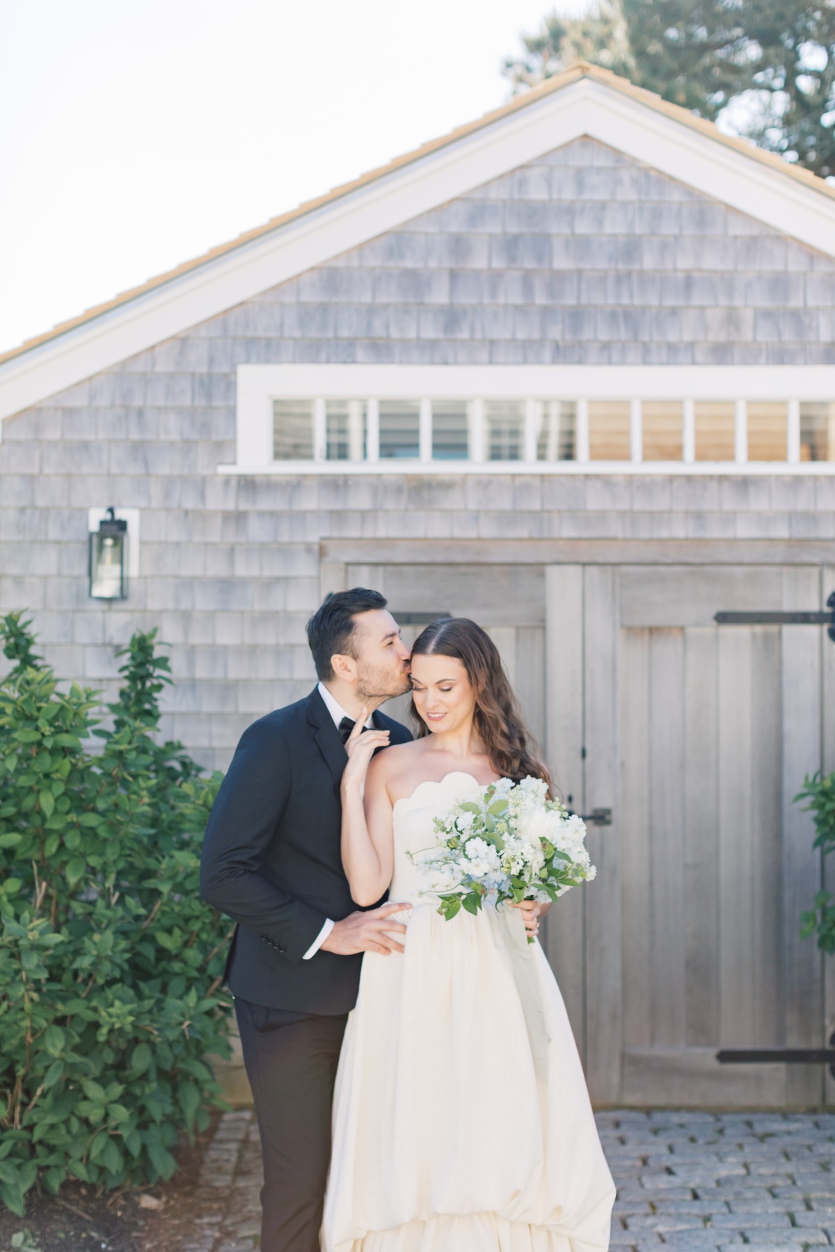 scalloped edge wedding dress