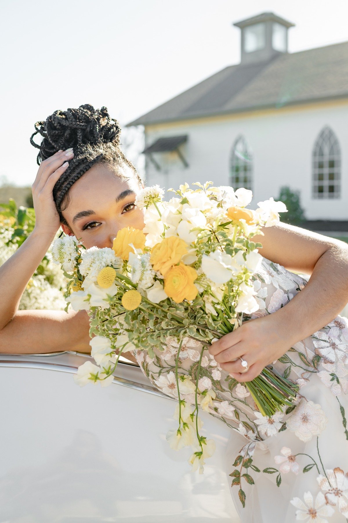 yellow and white bouquet