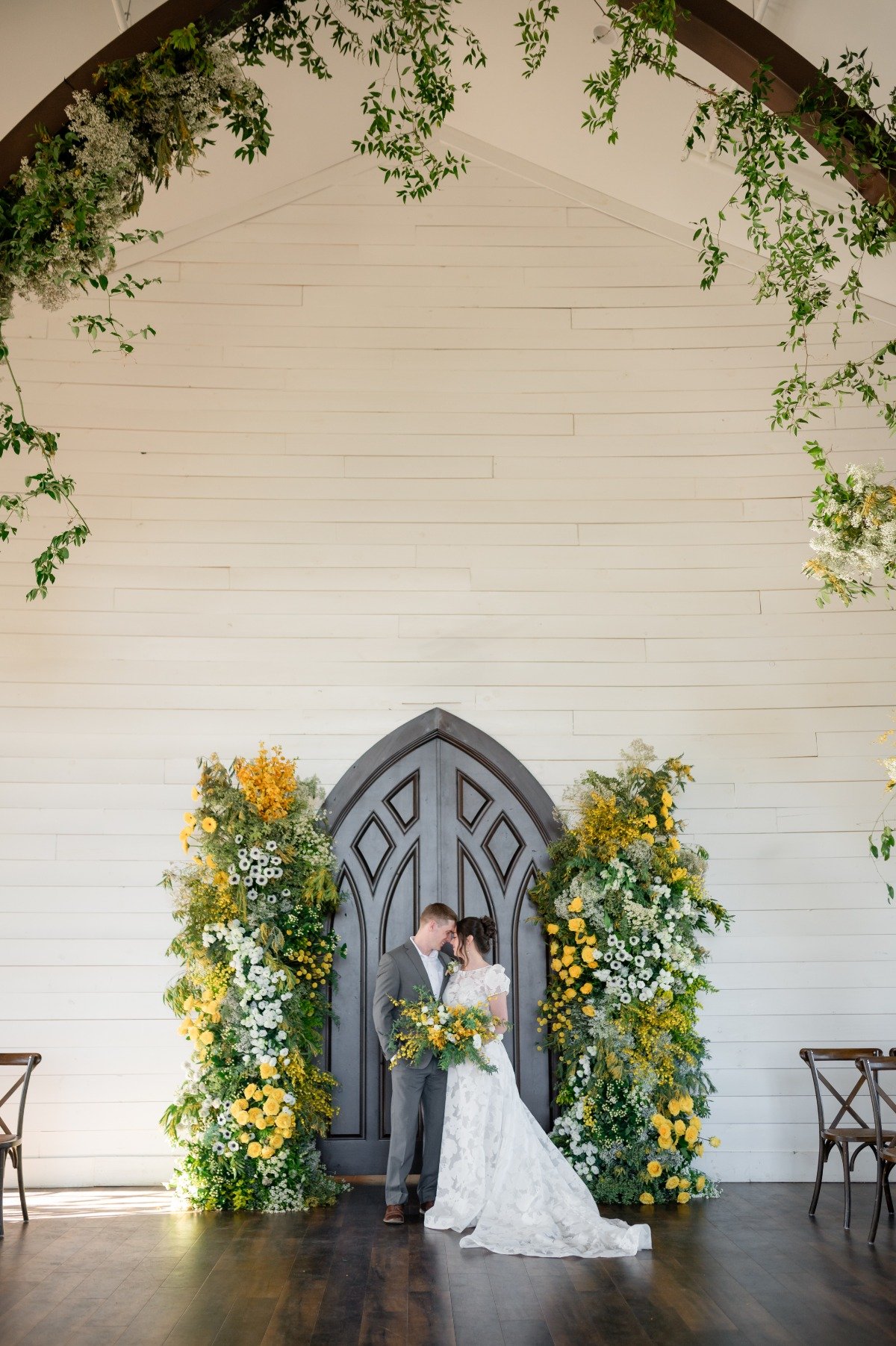 yellow and white floral columns