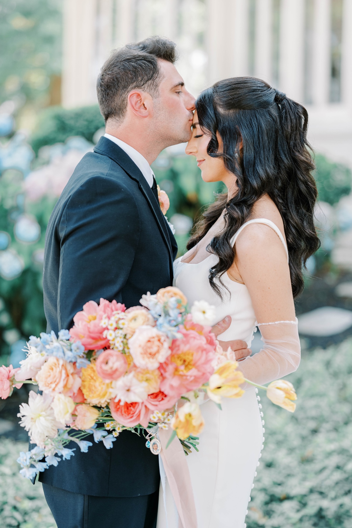 pastel wedding bouquet