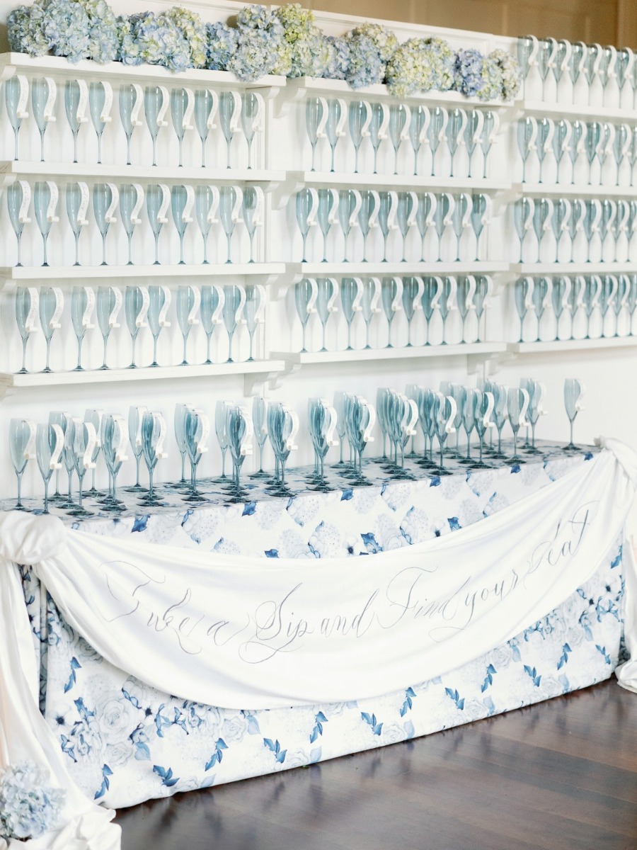 This couple went all in on a blue and white floral theme and we love