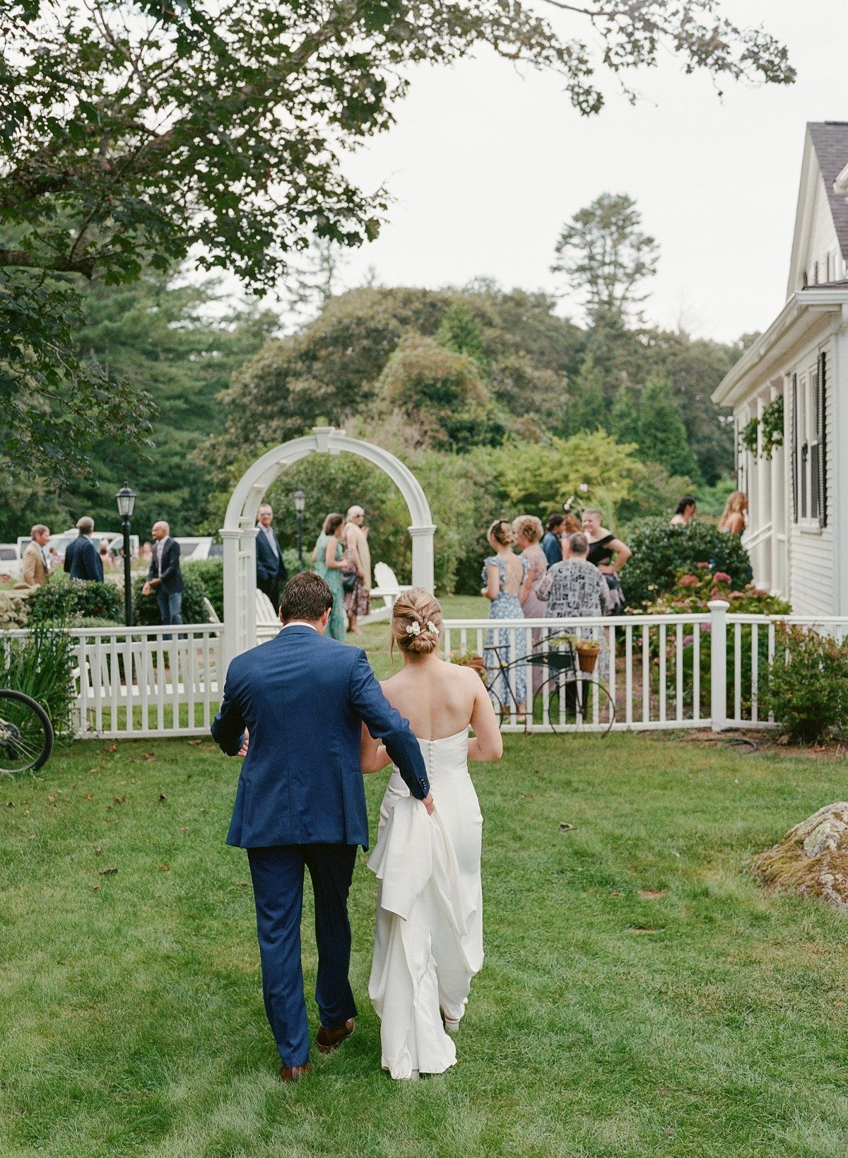 backyard wedding reception on marthas vineyard