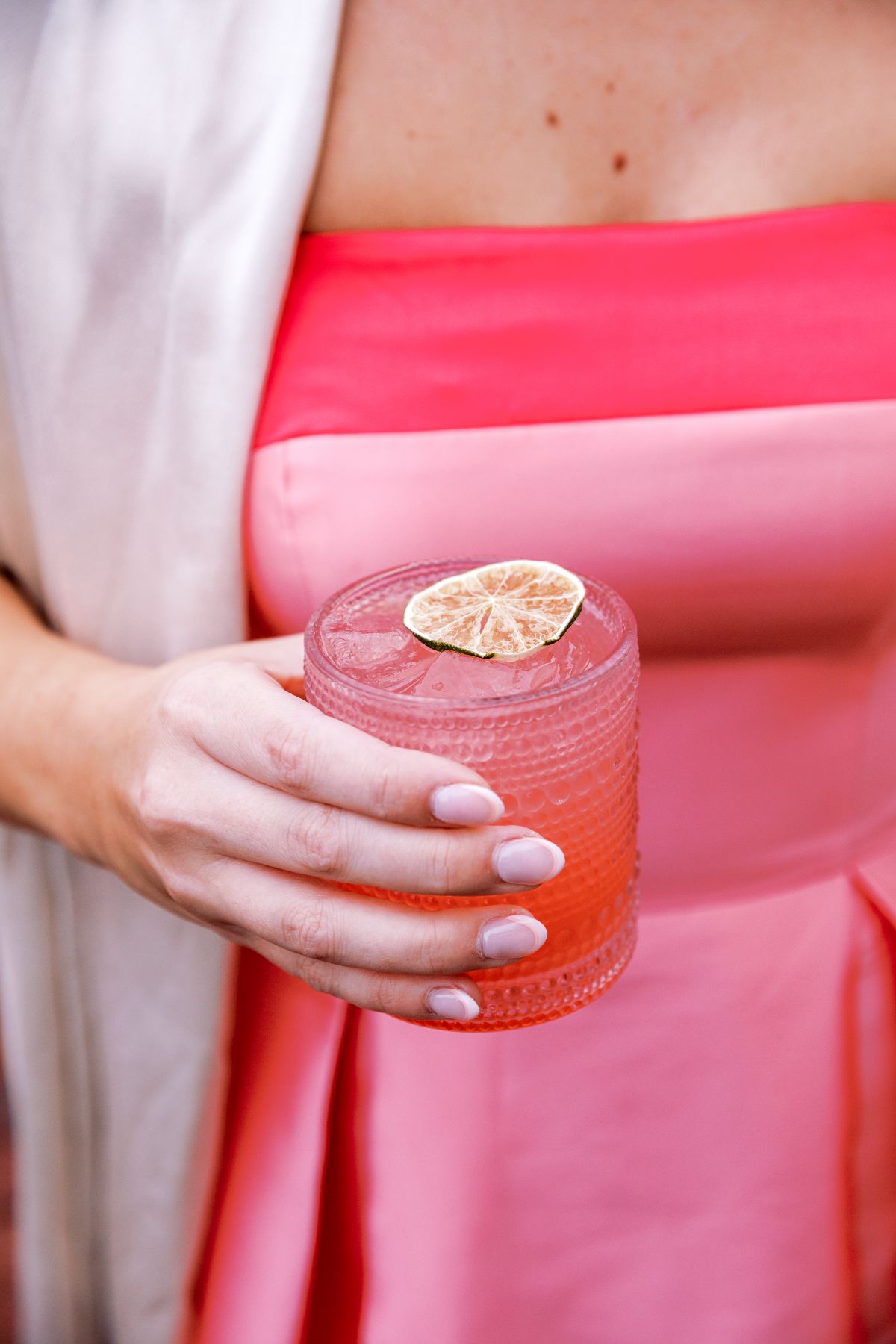 pink cocktail for wedding