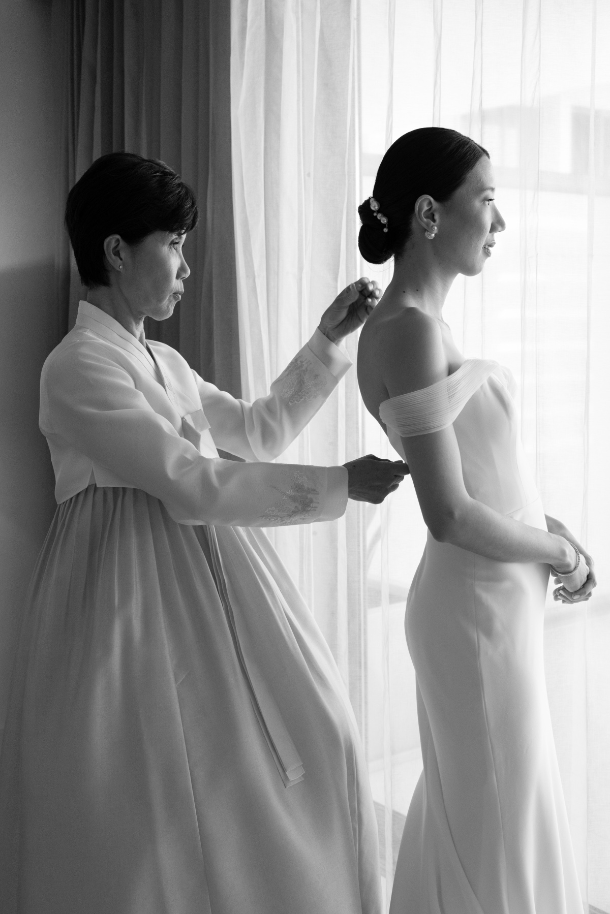 mother of the bride photography ideas