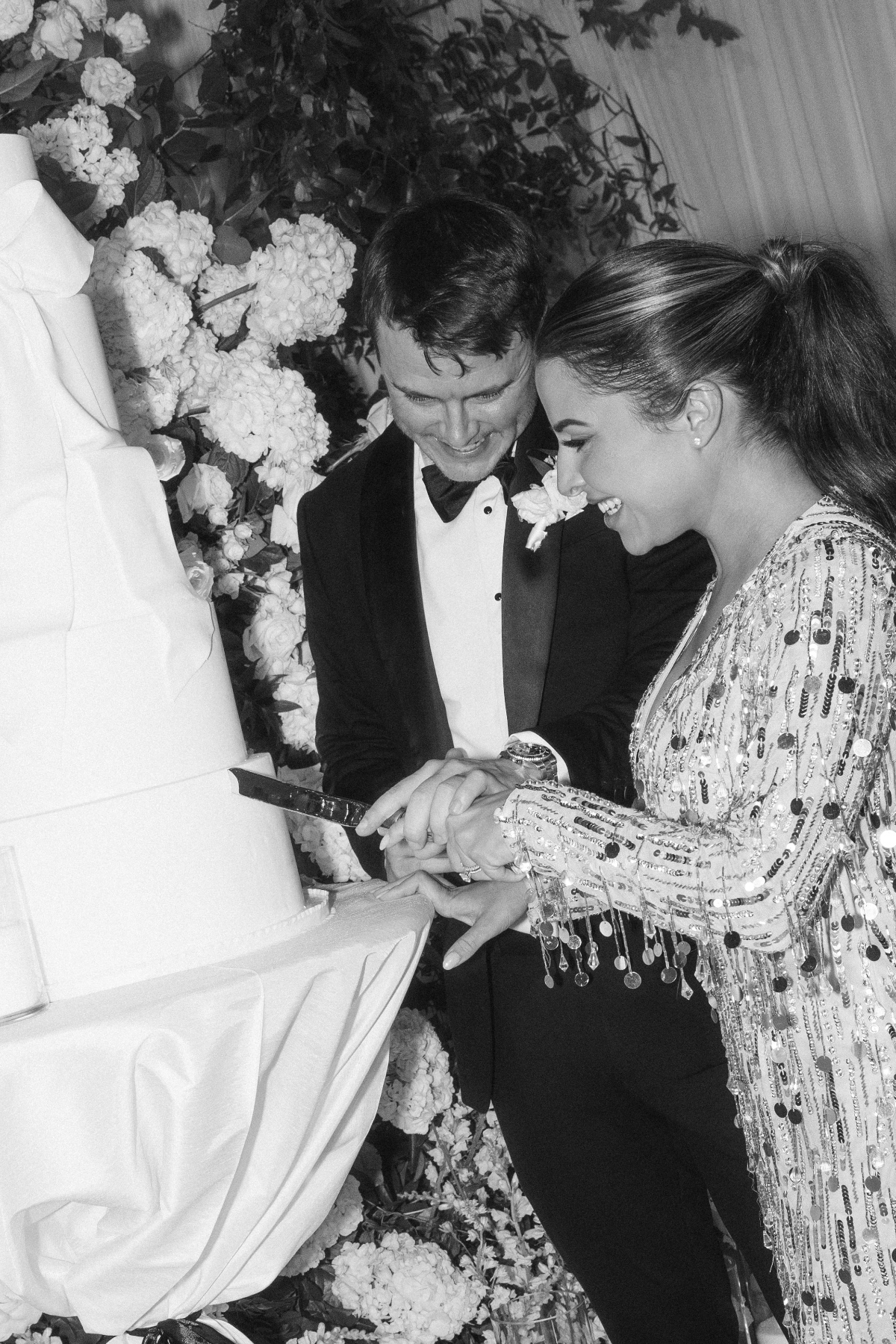 justin steele and libby cutting wedding cake