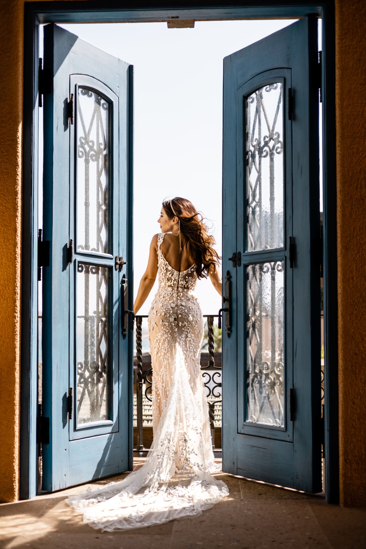 lace mermaid dress for beach wedding