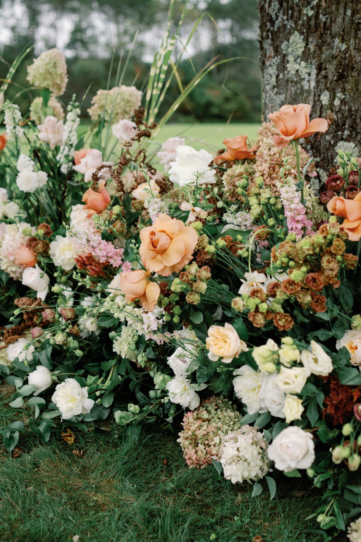 peach and ivory fall wedding flowers