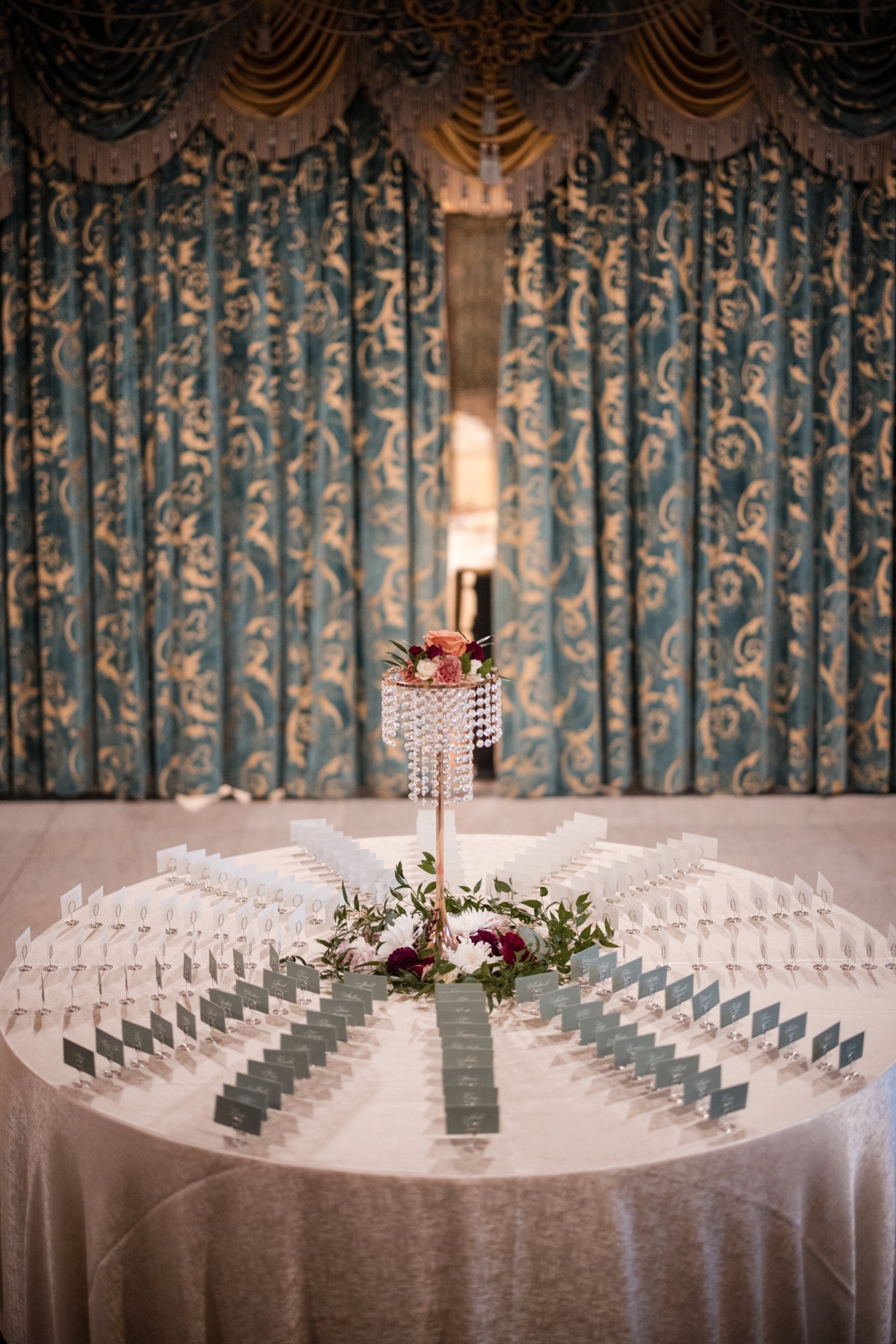 simple seating card table