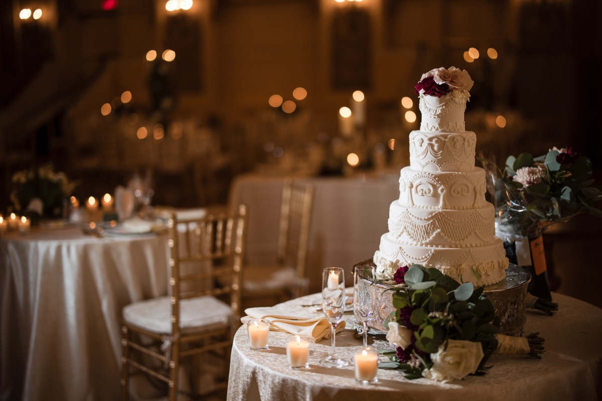 Bridgerton-inspired wedding cake