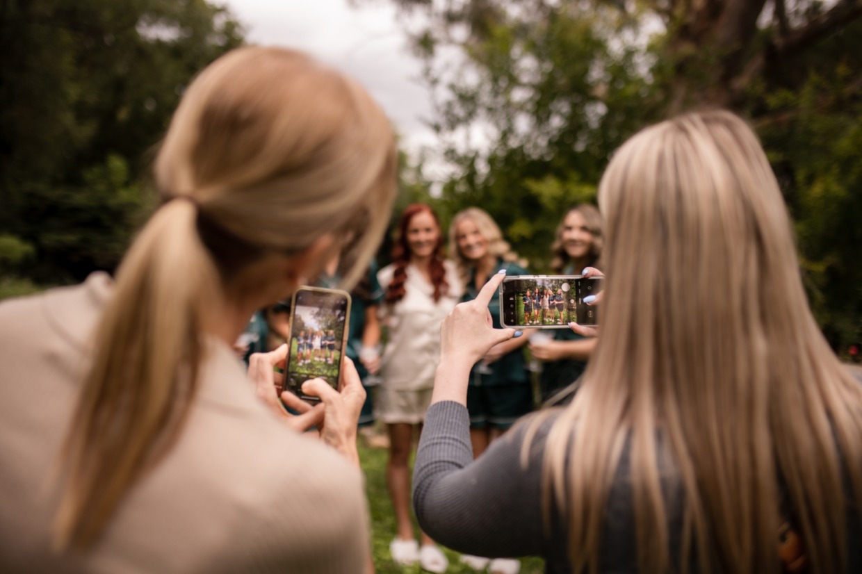 easy way to share wedding photos never miss moments