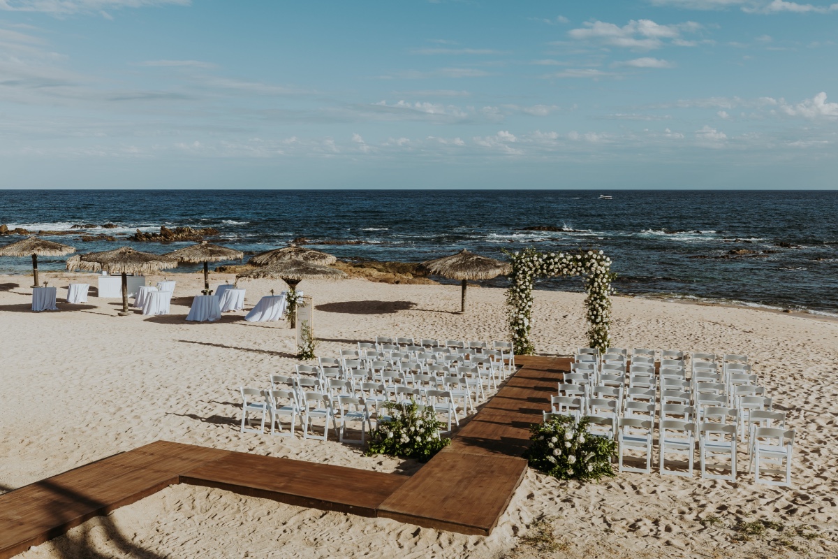 boardwalk aisle