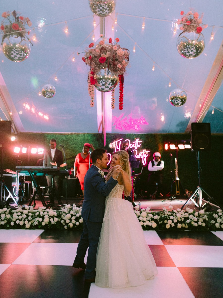 Til death do us party at this sophisticated Outer Banks disco wedding