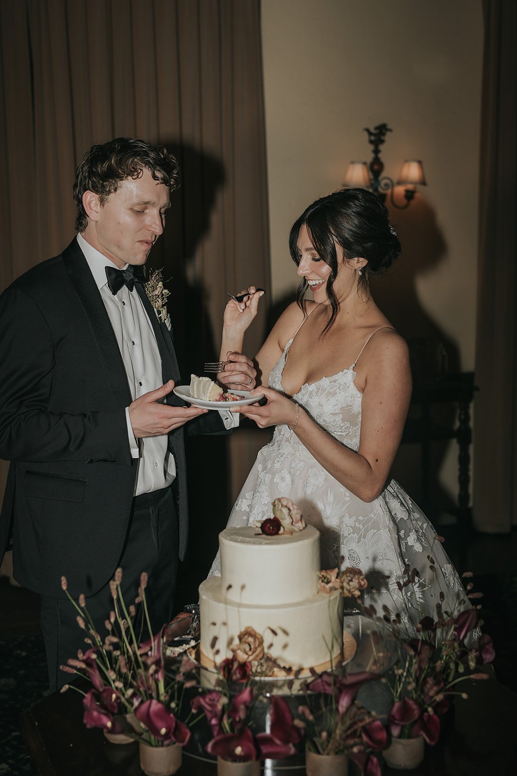 bride and groom cutting wedding cake photo ideas