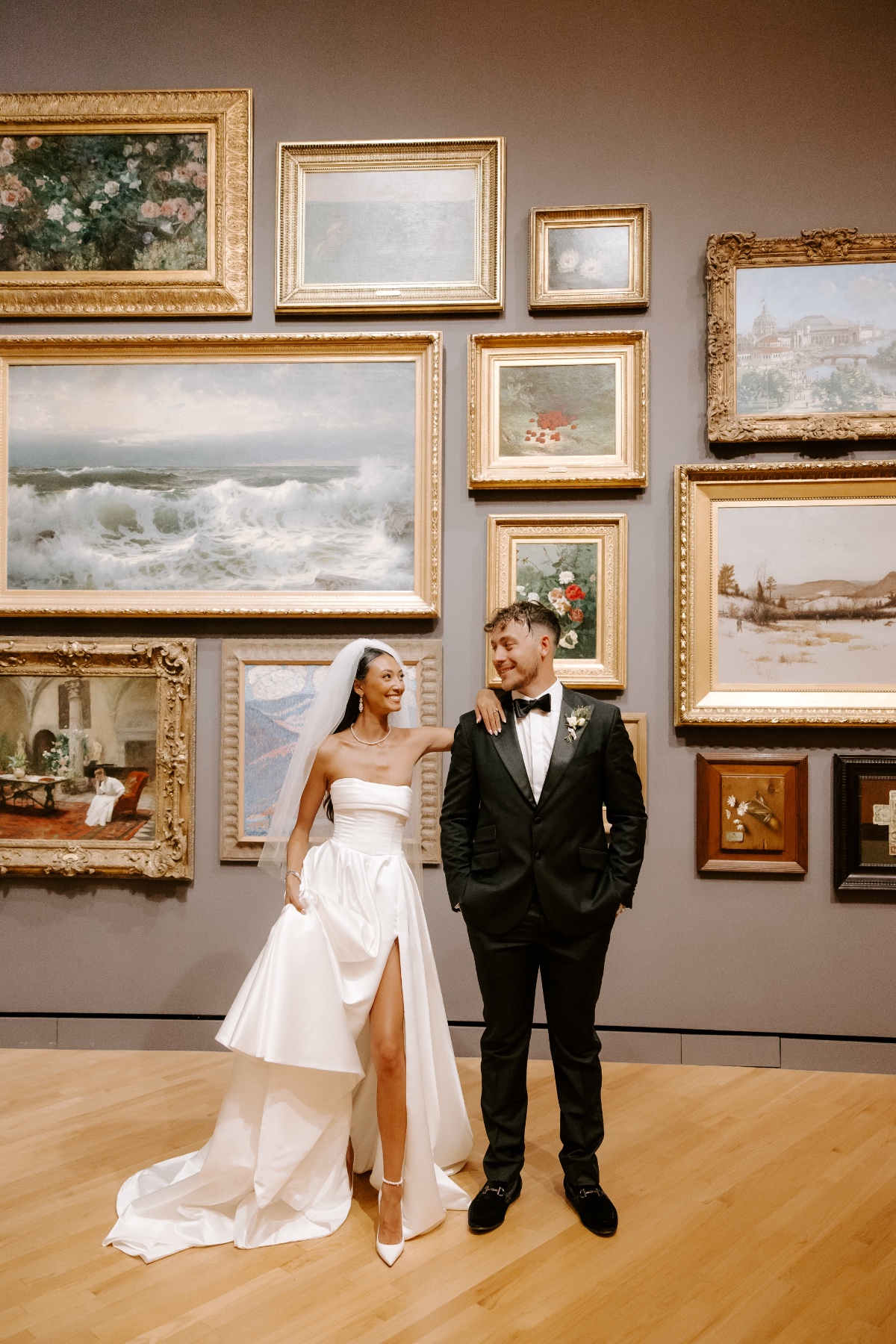 museum wedding photo ideas