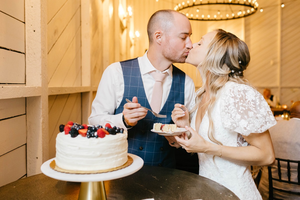 fresh berry wedding cake