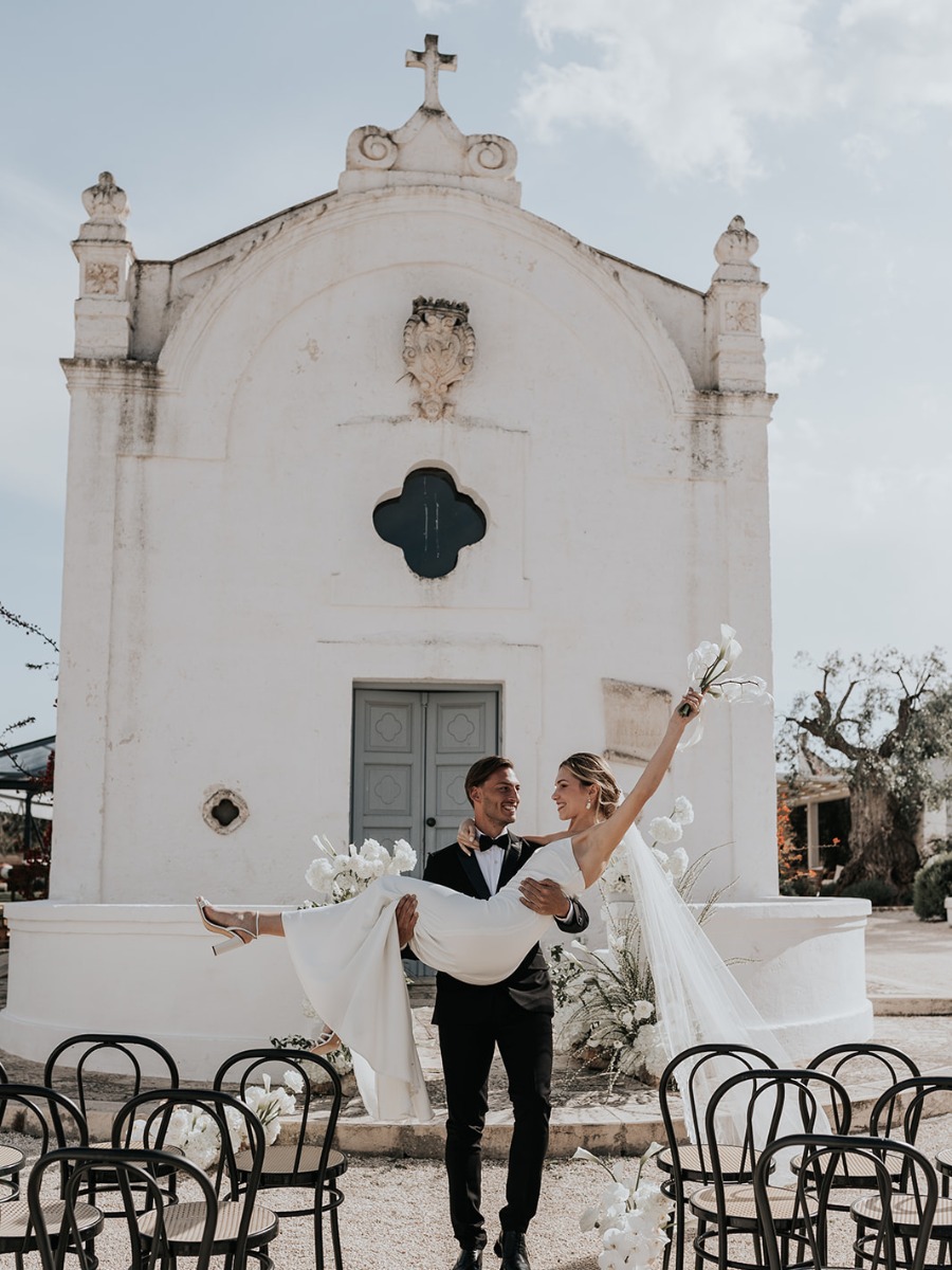 A charming monochromatic styled shoot in Puglia, Italy