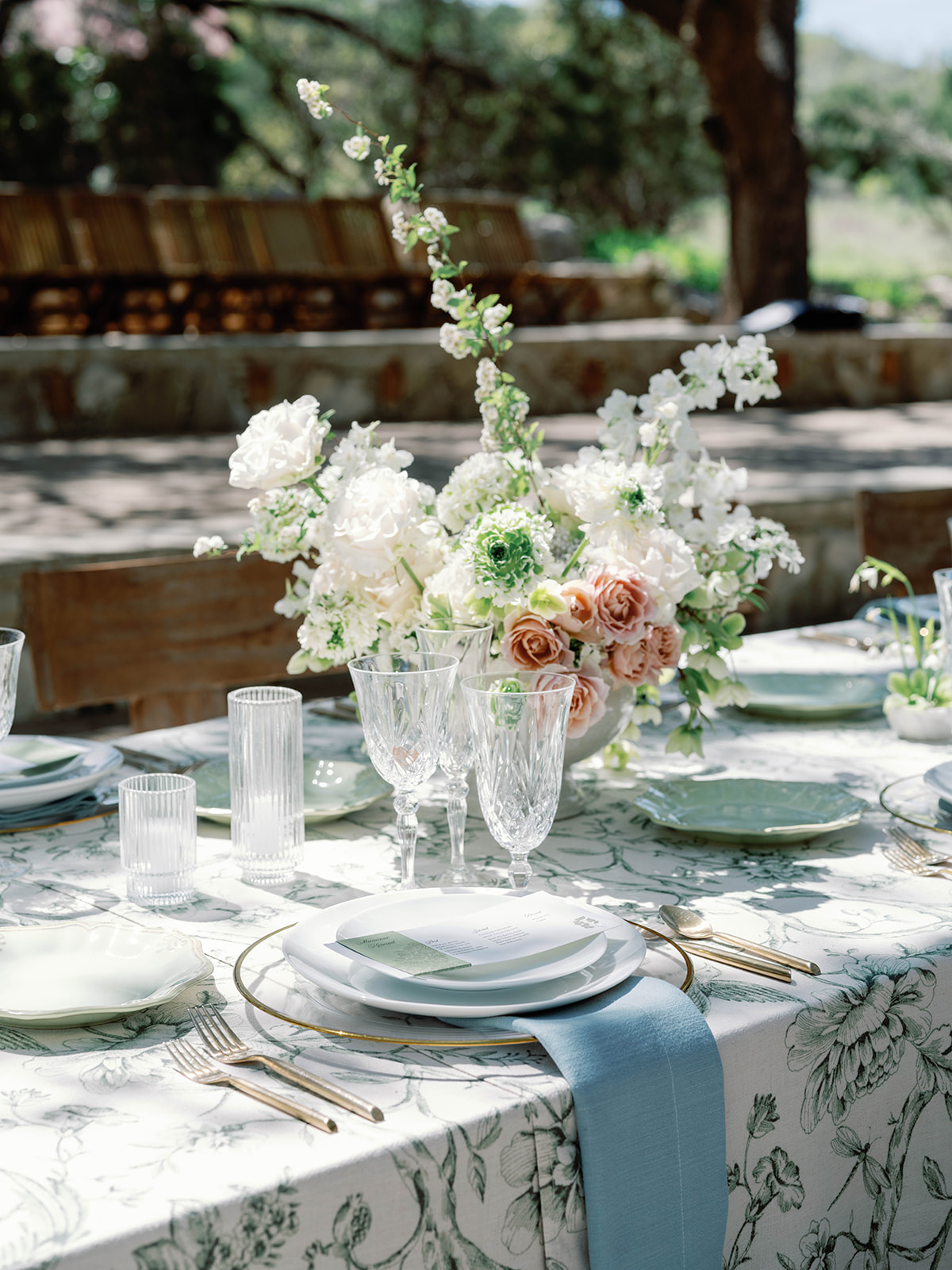 pastel wedding flowers