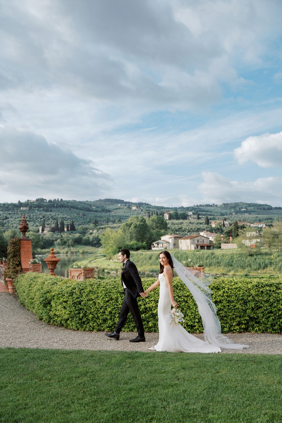 bride and groom at tuscan wedding