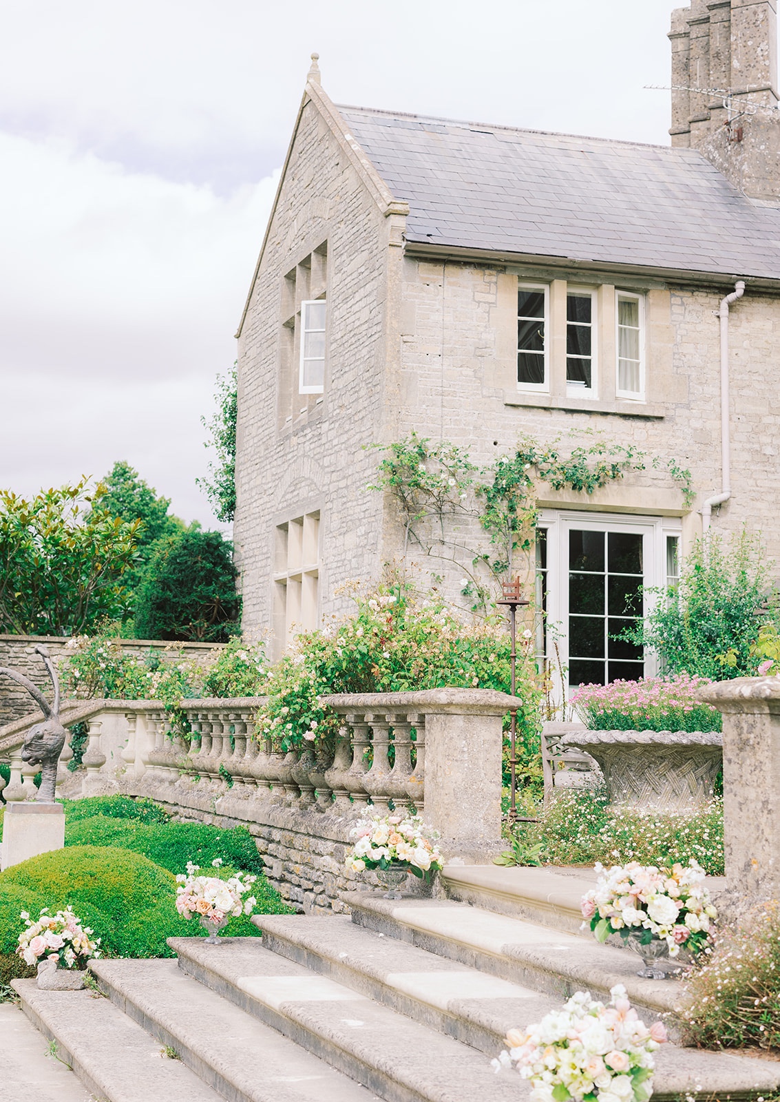 estate wedding venue in the cotswolds