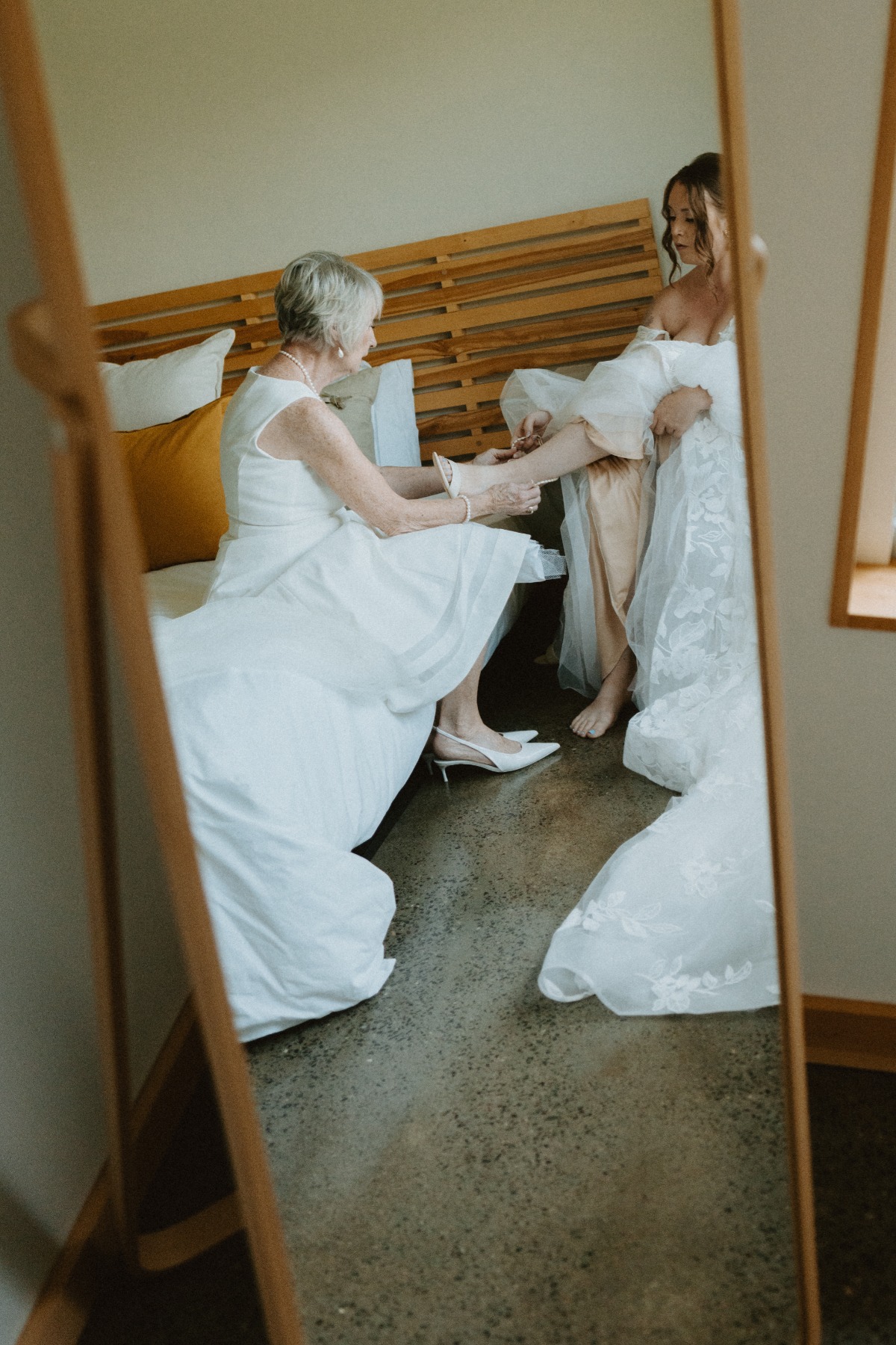 danielle-aisling_ethereal_garden_wedding_quebec_canada-49