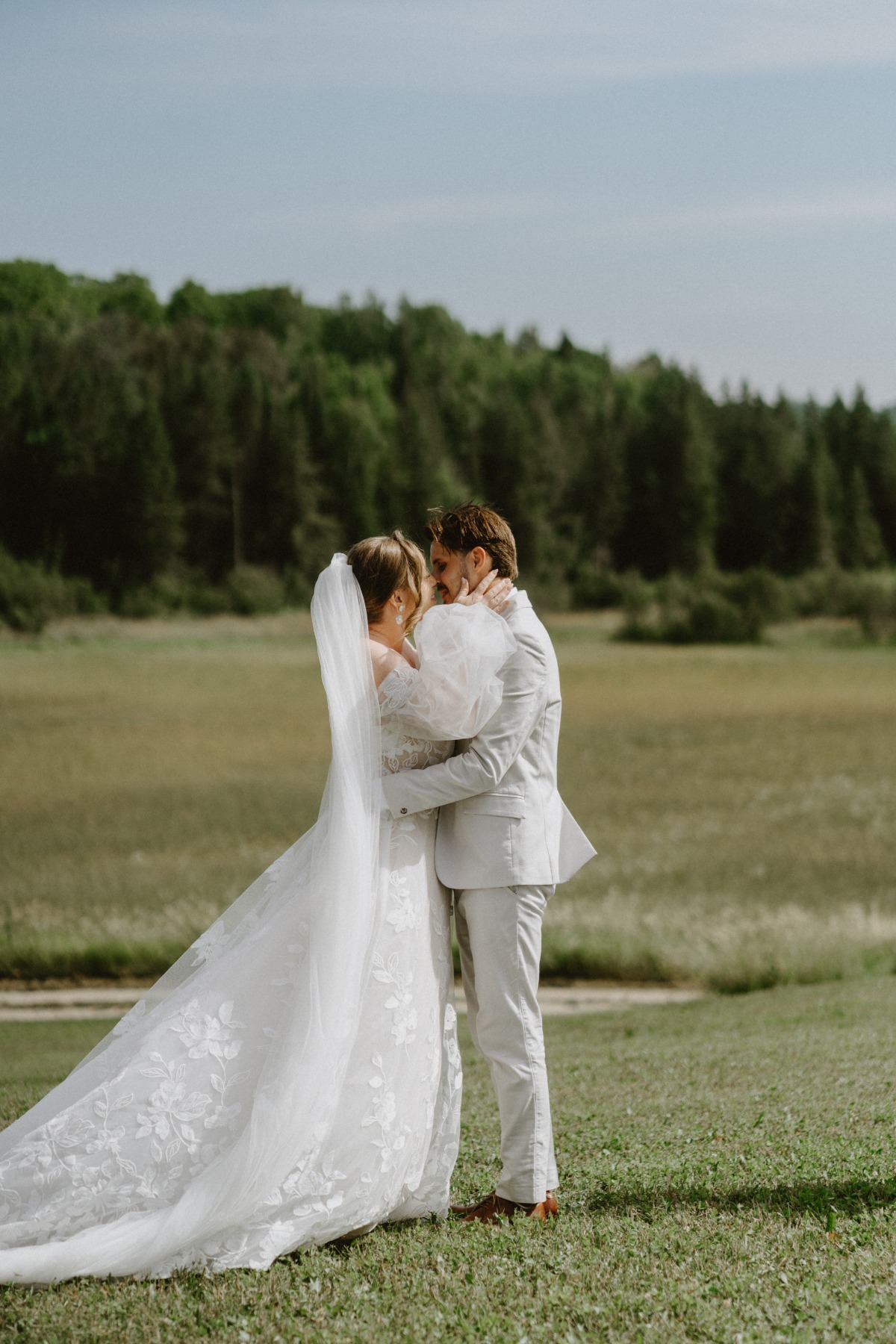 danielle-aisling_ethereal_garden_wedding_quebec_canada-87