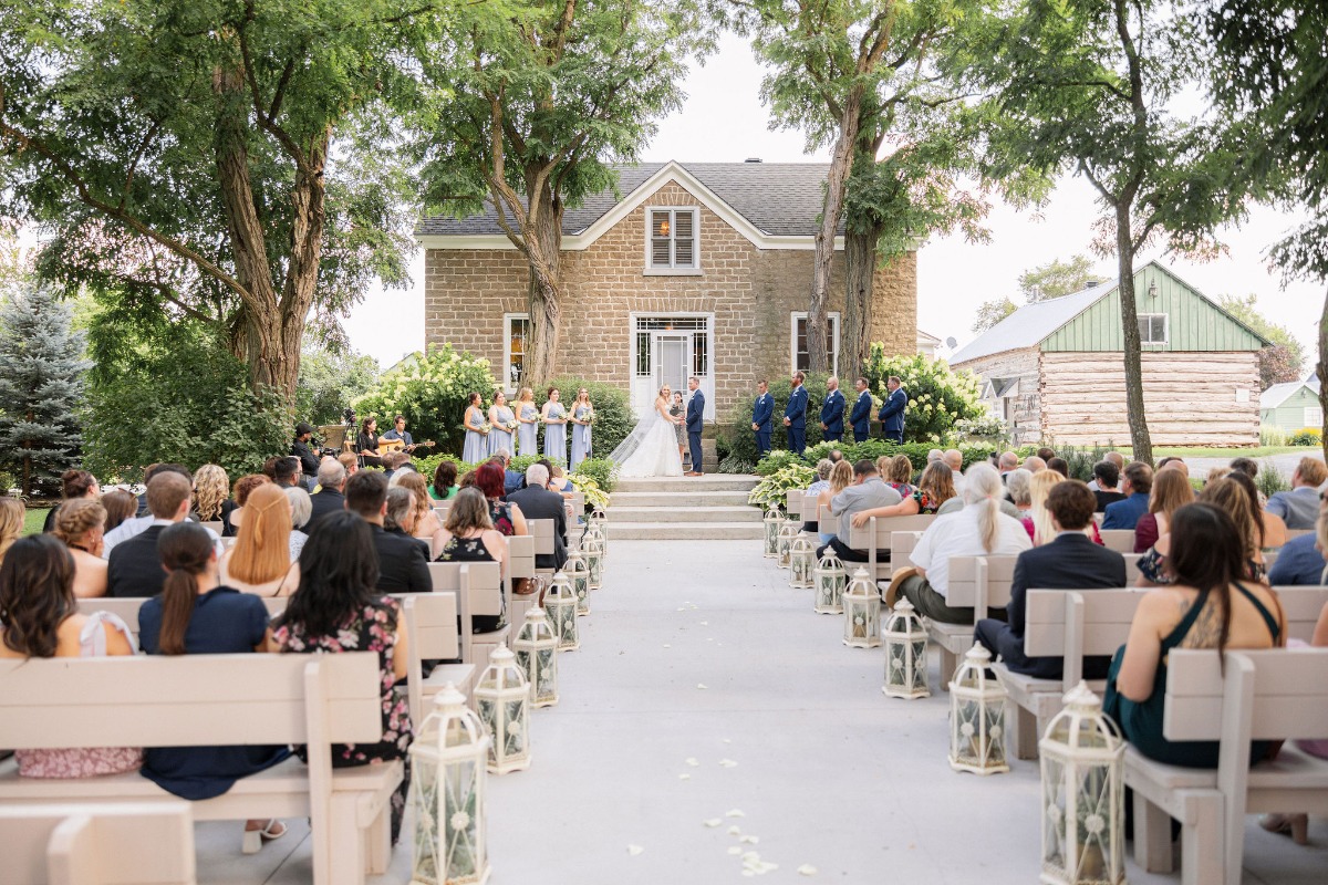 stone house wedding ceremony