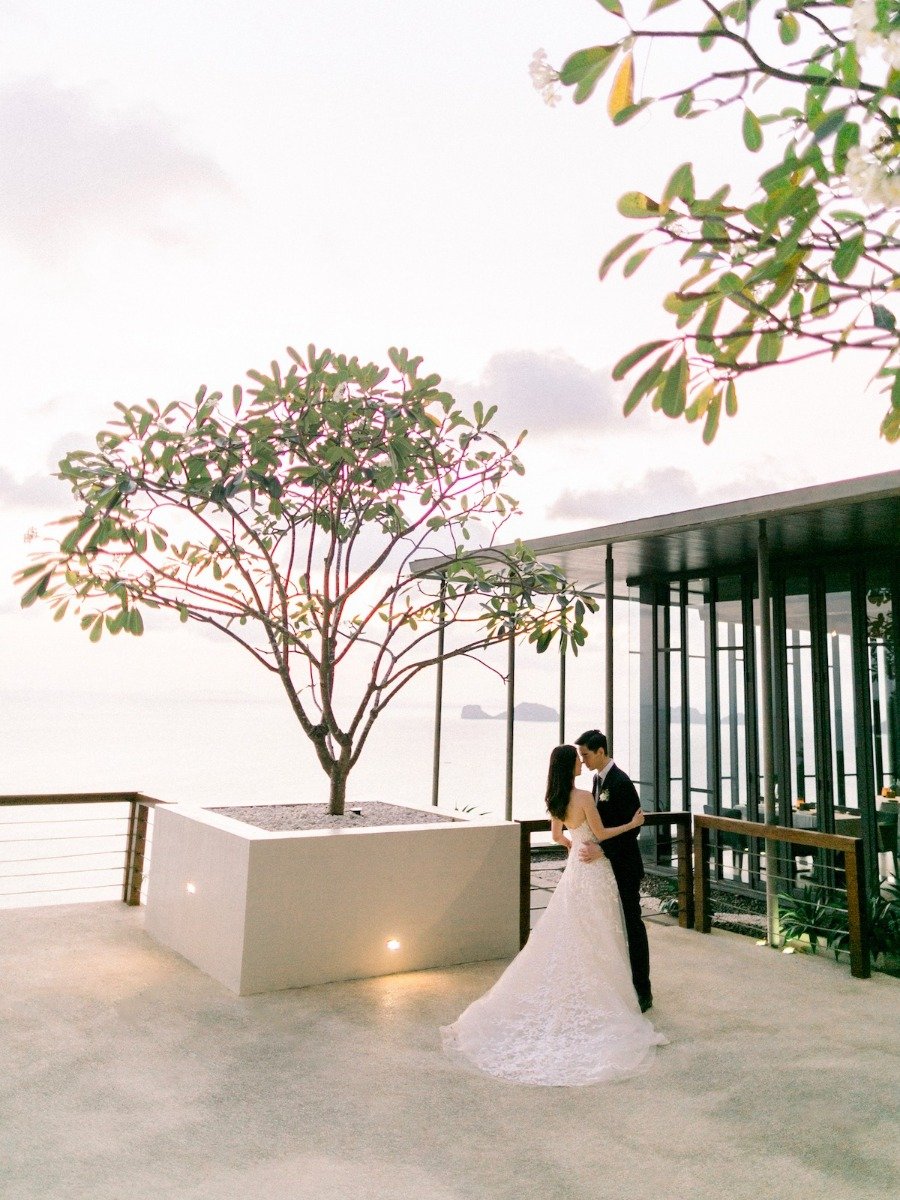 This beachfront wedding made the case for documentary-style photos