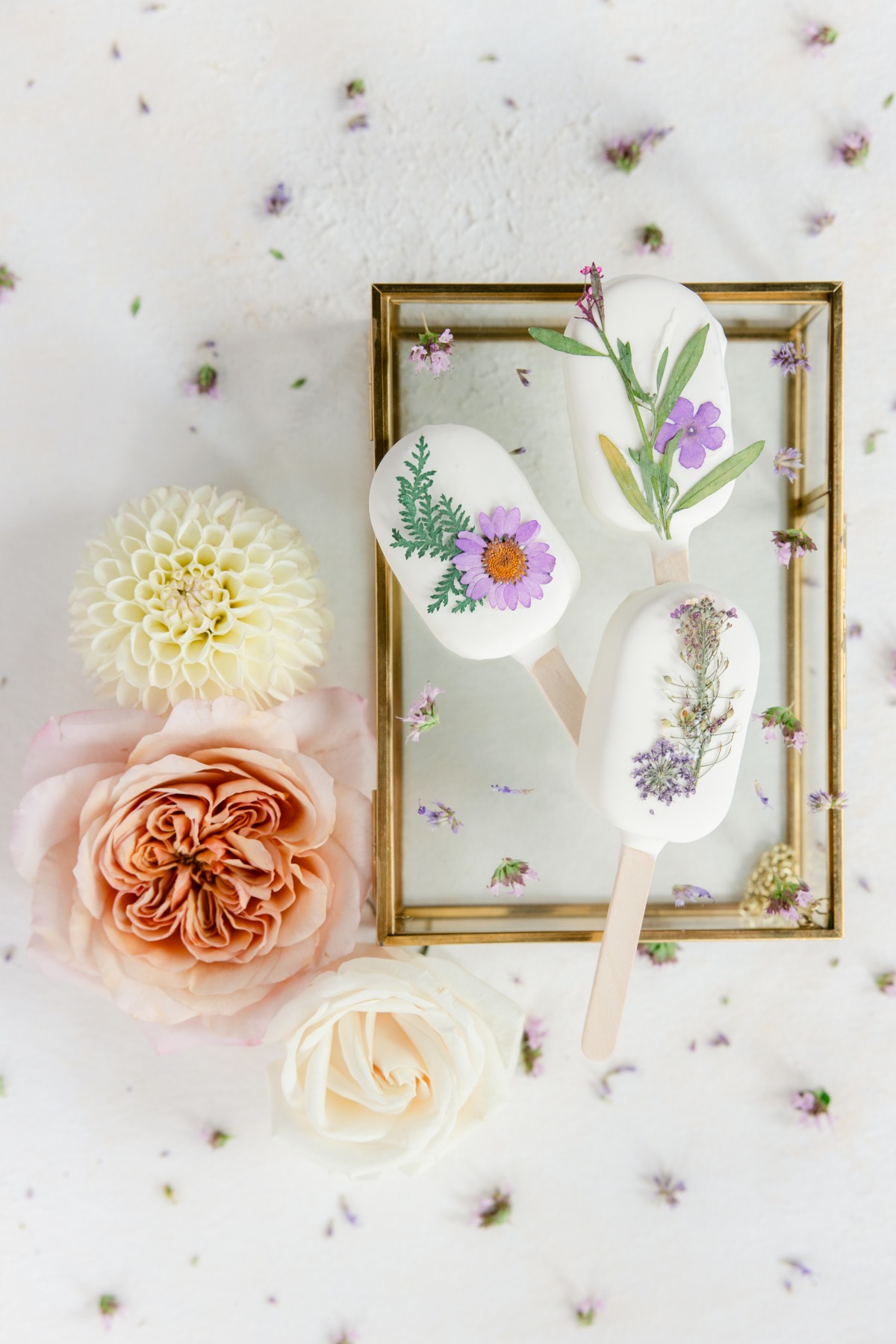 floral cake popsicles