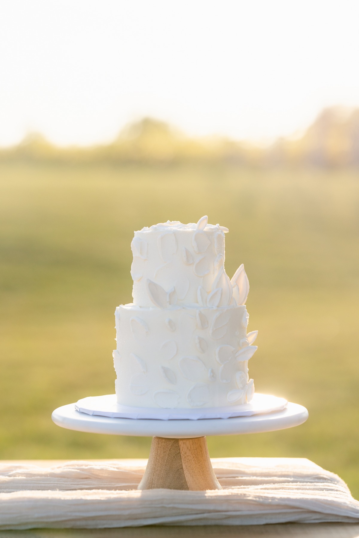 textured white wedding cake