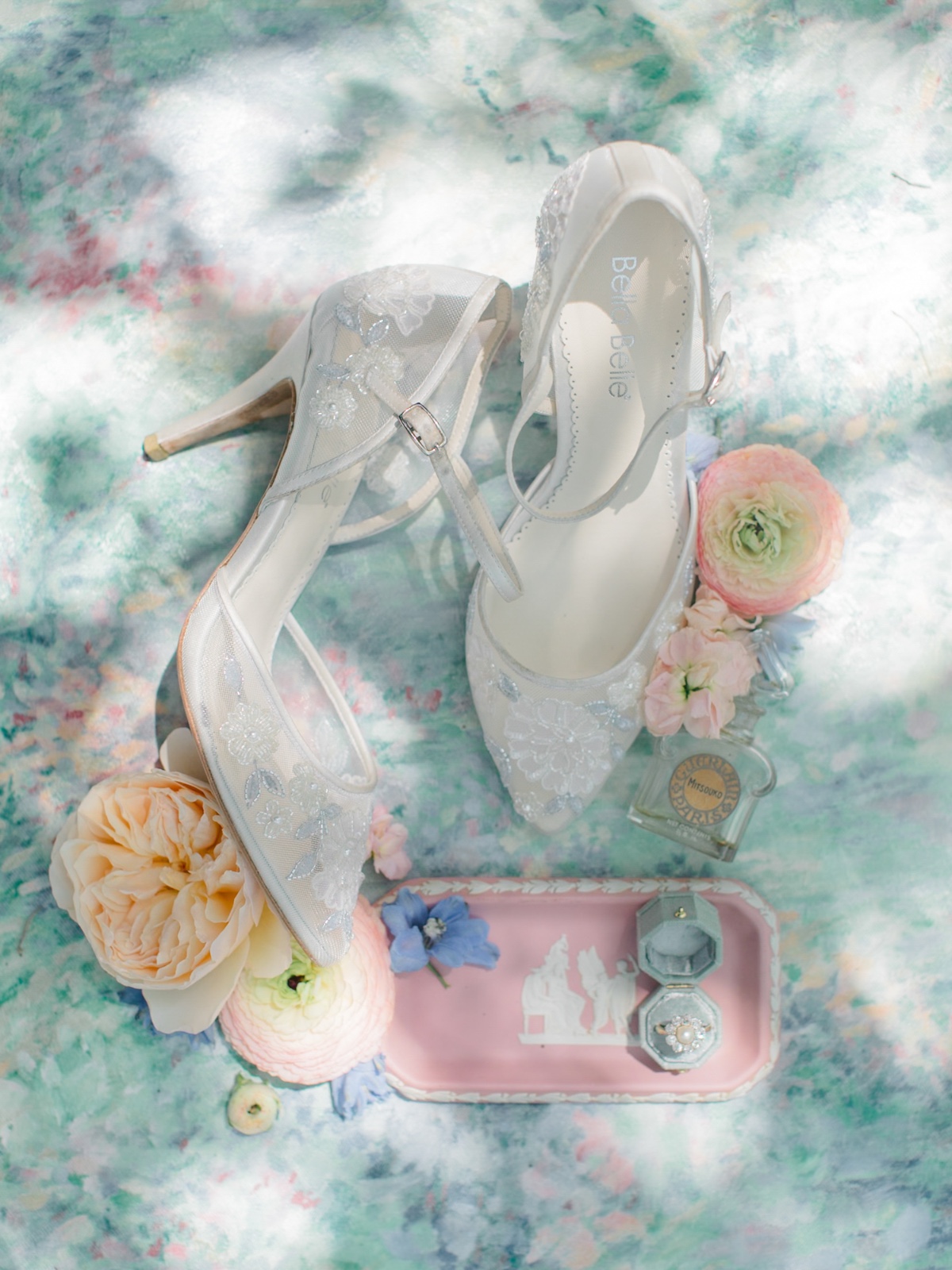 lace wedding shoes for pastel wedding