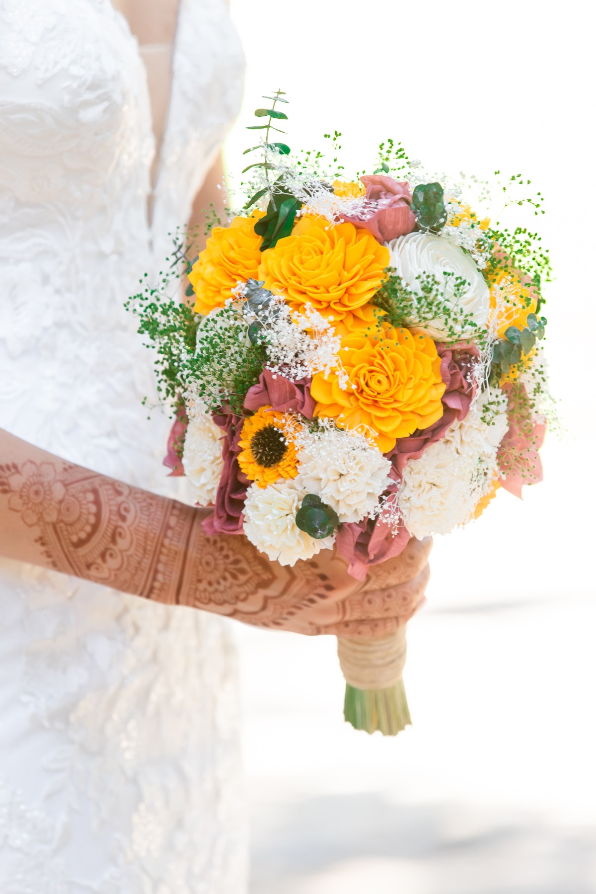 yellow and white wedding bouquet ideas