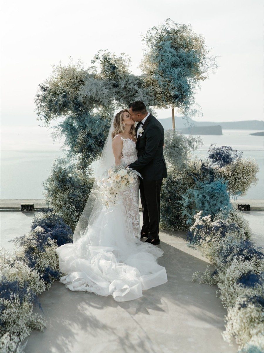 A shades-of-blue Santorini wedding that took place during blue hour