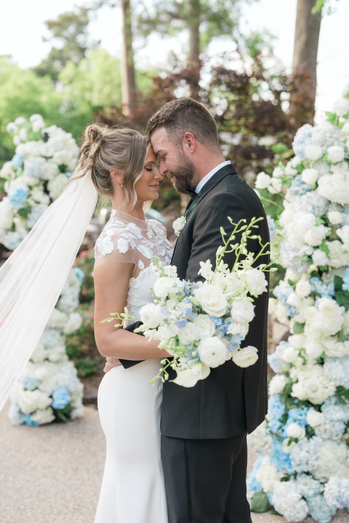 blue and white wedding ceremony