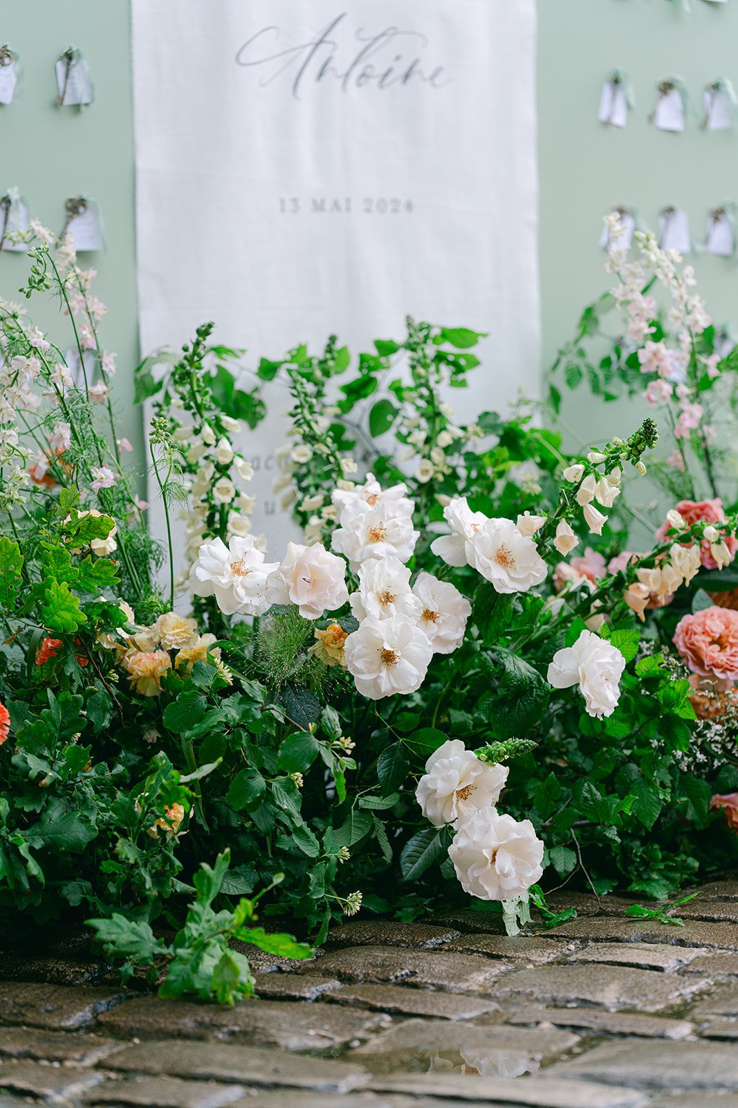 peach and pink wedding flowers