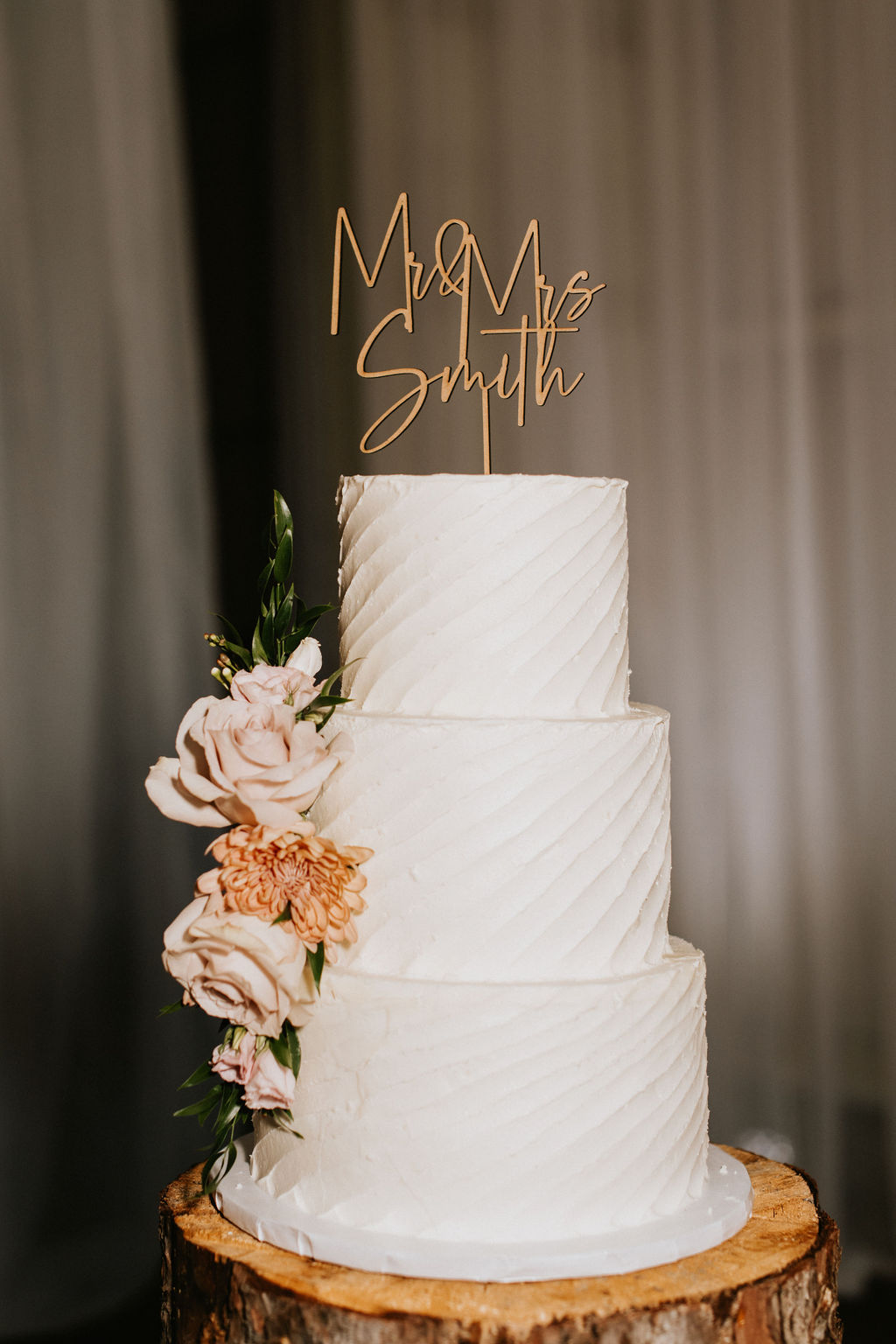 blush and ivory wedding cake