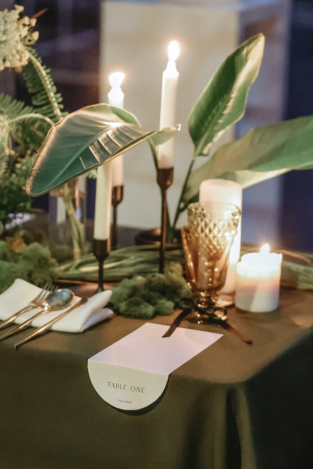 modern tropical wedding tablescape