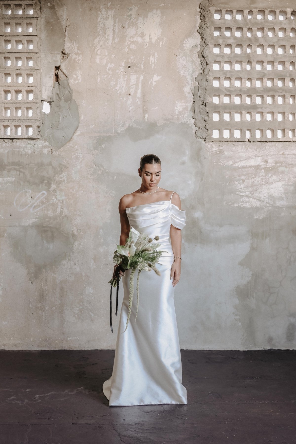 minimalist bride at industrial wedding